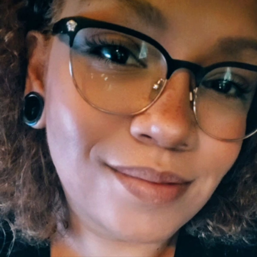 Meet your Posher, Camille